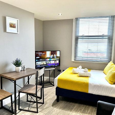 Stylish Studio With Sea Views Apartment Brighton Bagian luar foto