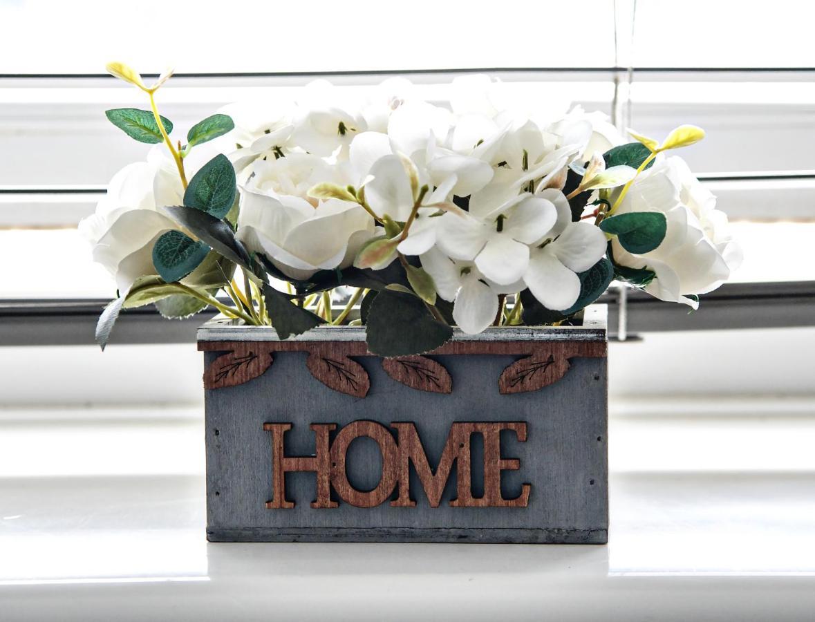 Stylish Studio With Sea Views Apartment Brighton Bagian luar foto