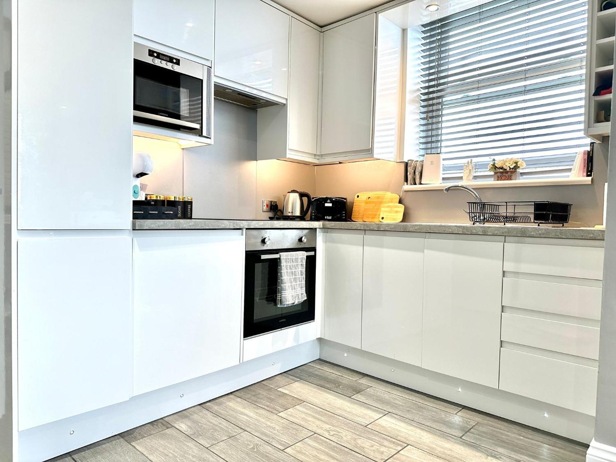 Stylish Studio With Sea Views Apartment Brighton Bagian luar foto