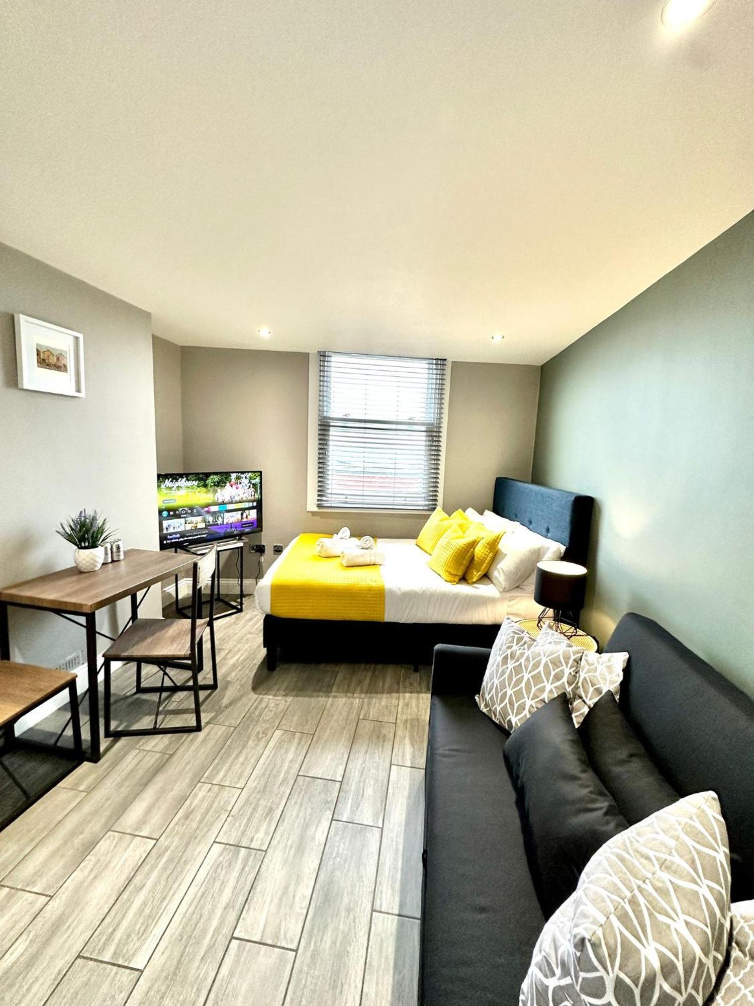 Stylish Studio With Sea Views Apartment Brighton Bagian luar foto