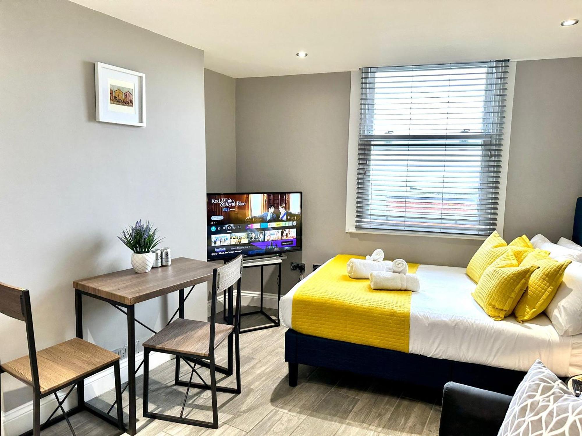 Stylish Studio With Sea Views Apartment Brighton Bagian luar foto