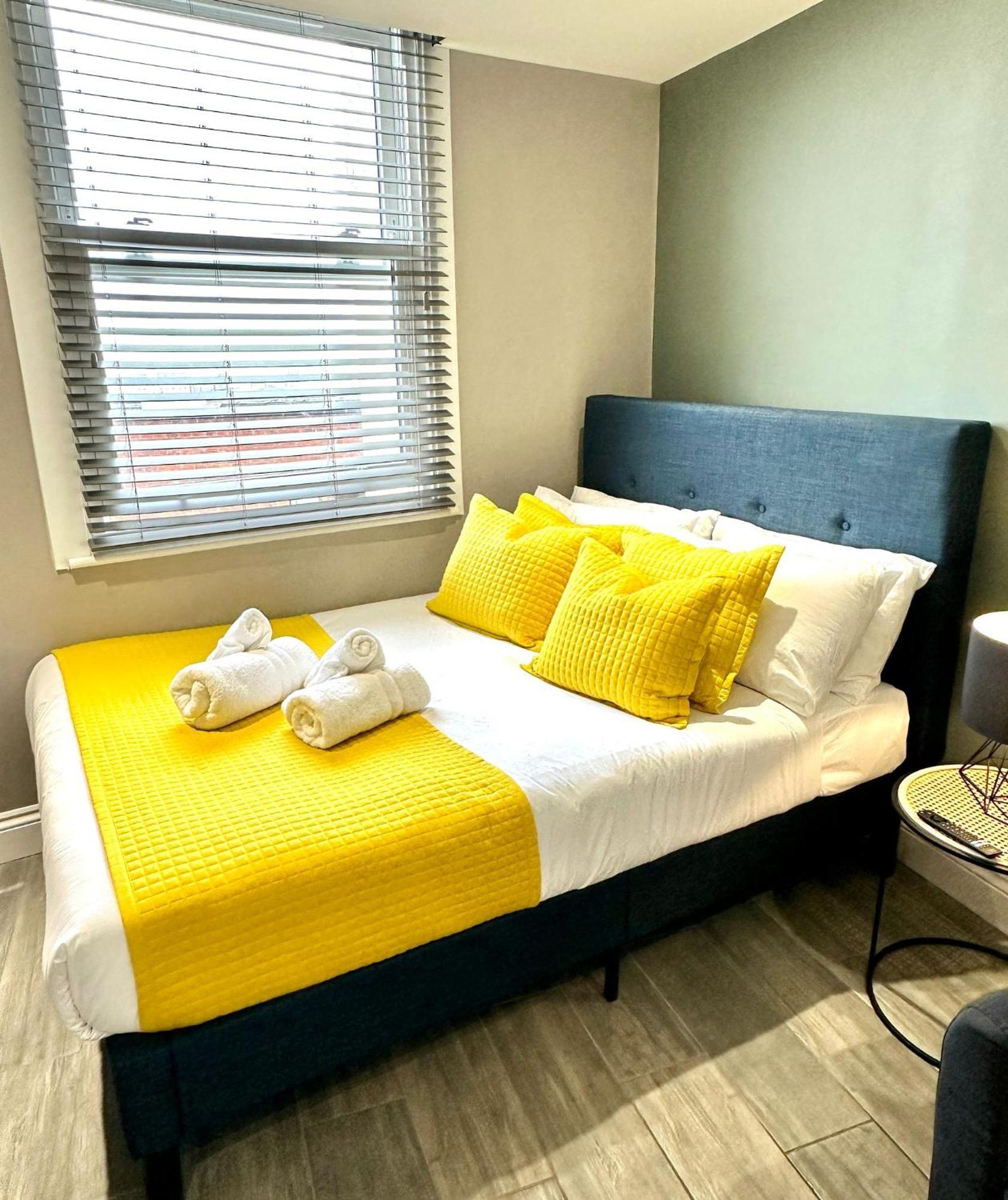 Stylish Studio With Sea Views Apartment Brighton Bagian luar foto